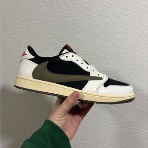 Jordan retro 1 low olive Travis Scott